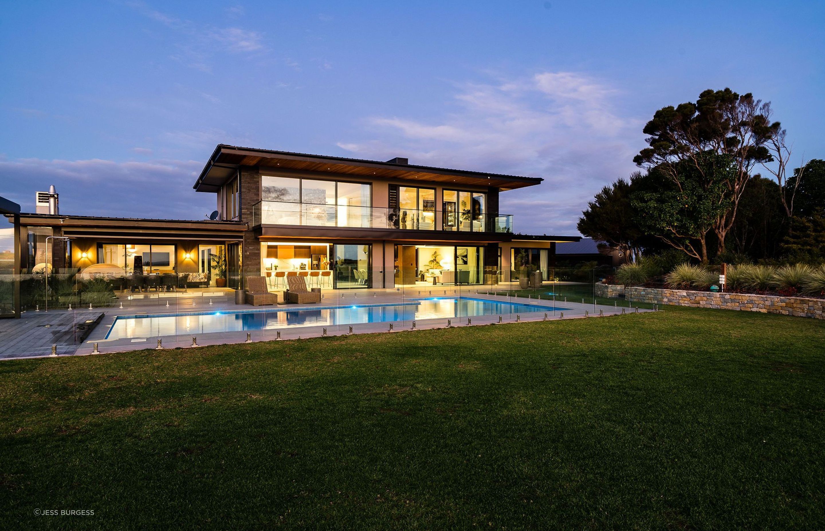 evening-light-nz-arcline-architecture-pool-lawn.jpg