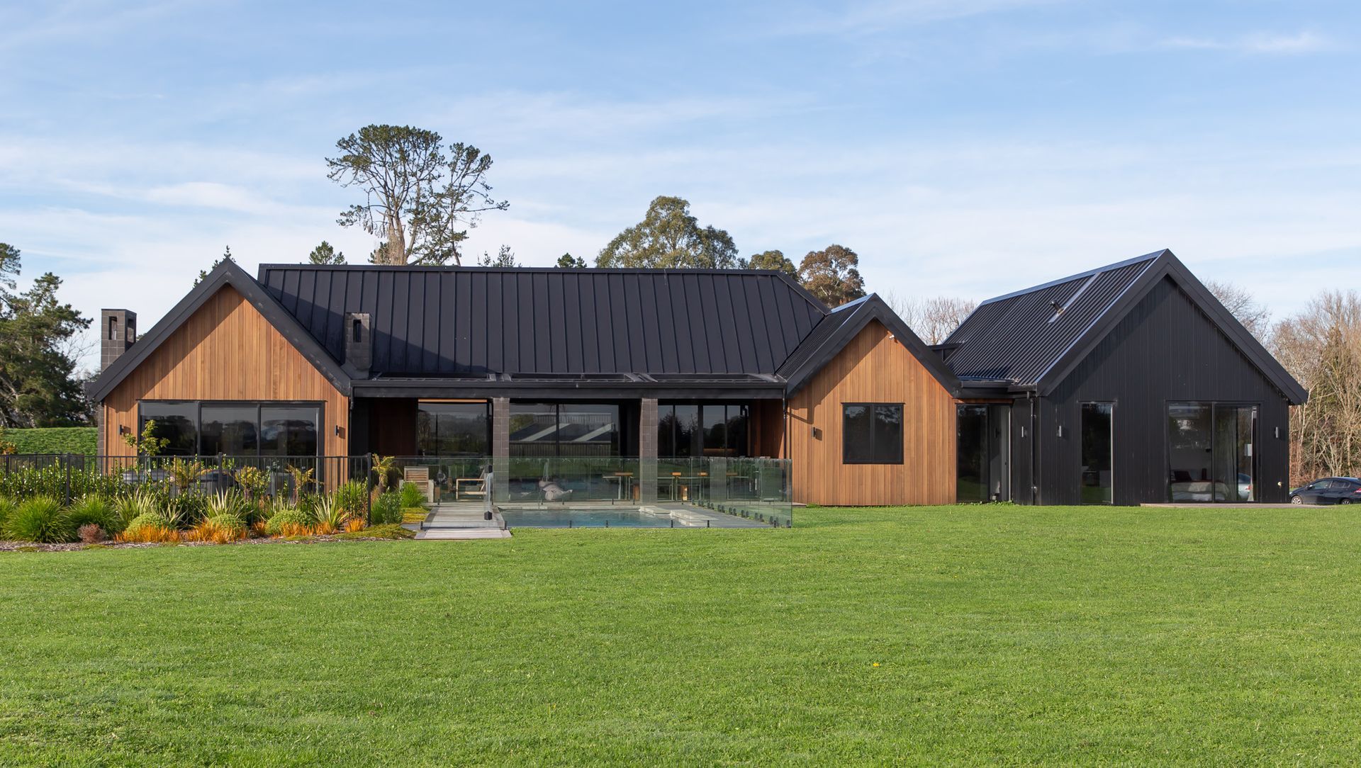 Maungaomapu Lane banner