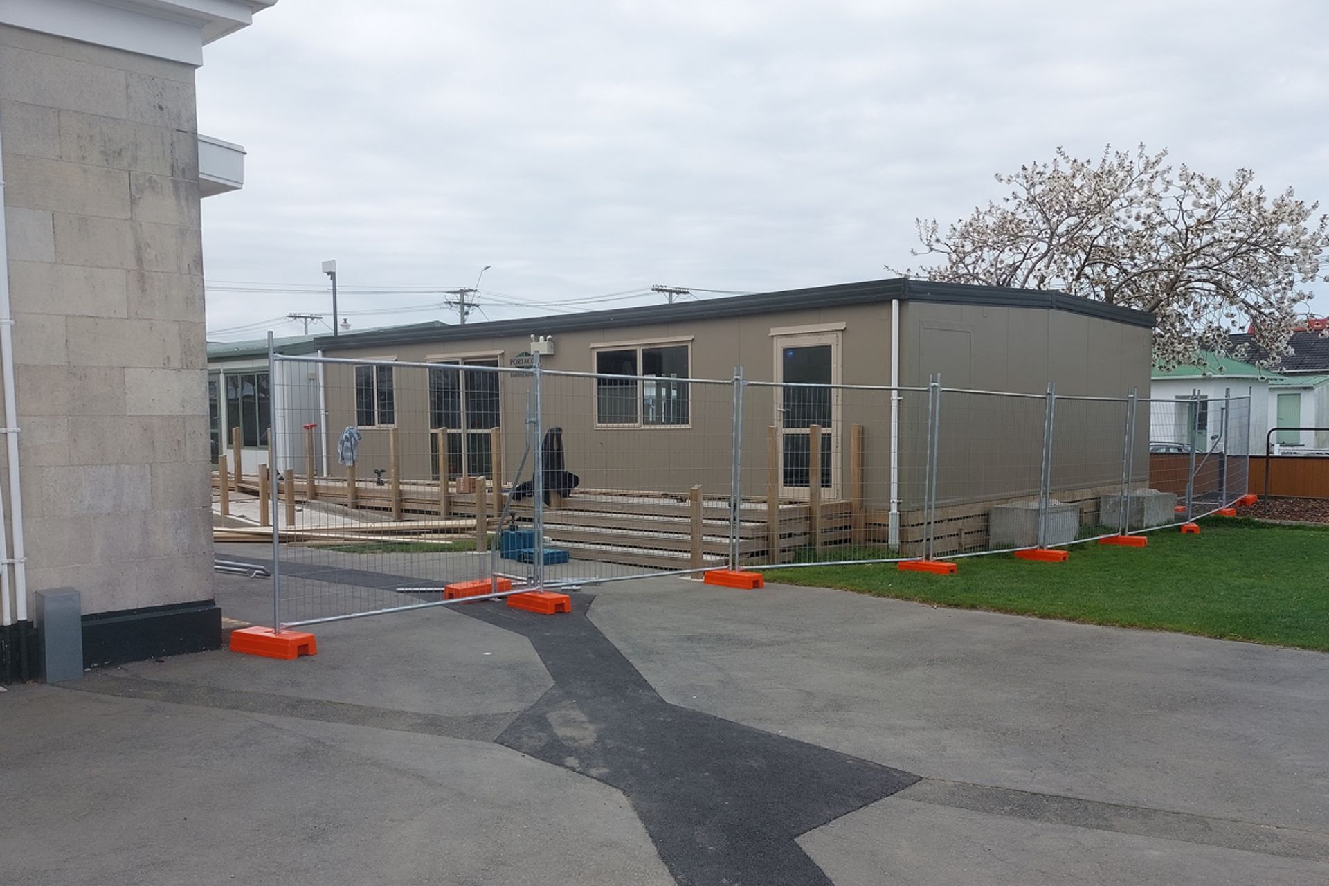 21-Fenwick-Primary-School-Oamaru-Security-fencing-in-place-to-protect-the-teachers-and-staff-looking-from-the-south-JDBuilders.jpg