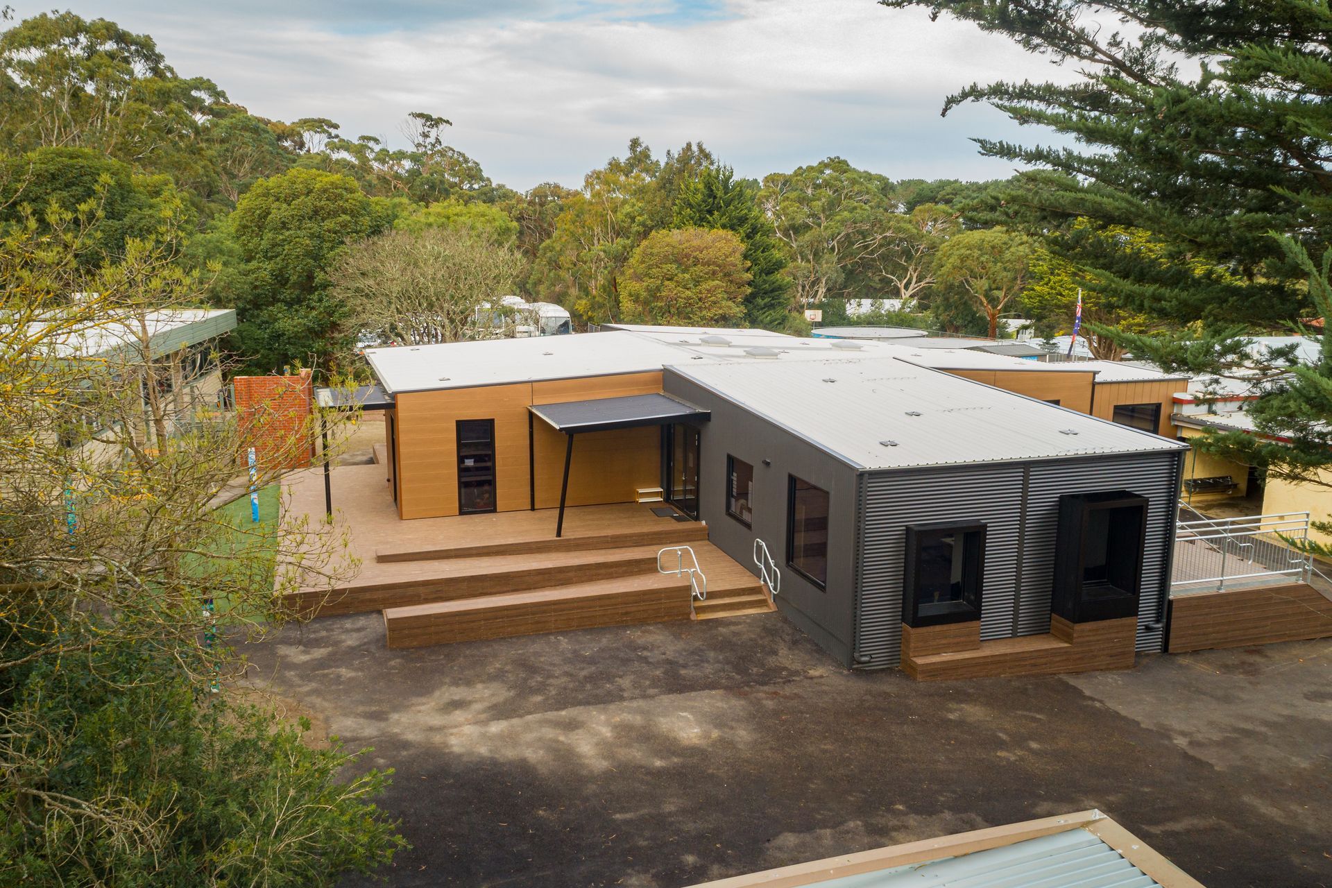 RED HILL CONSOLIDATED SCHOOL