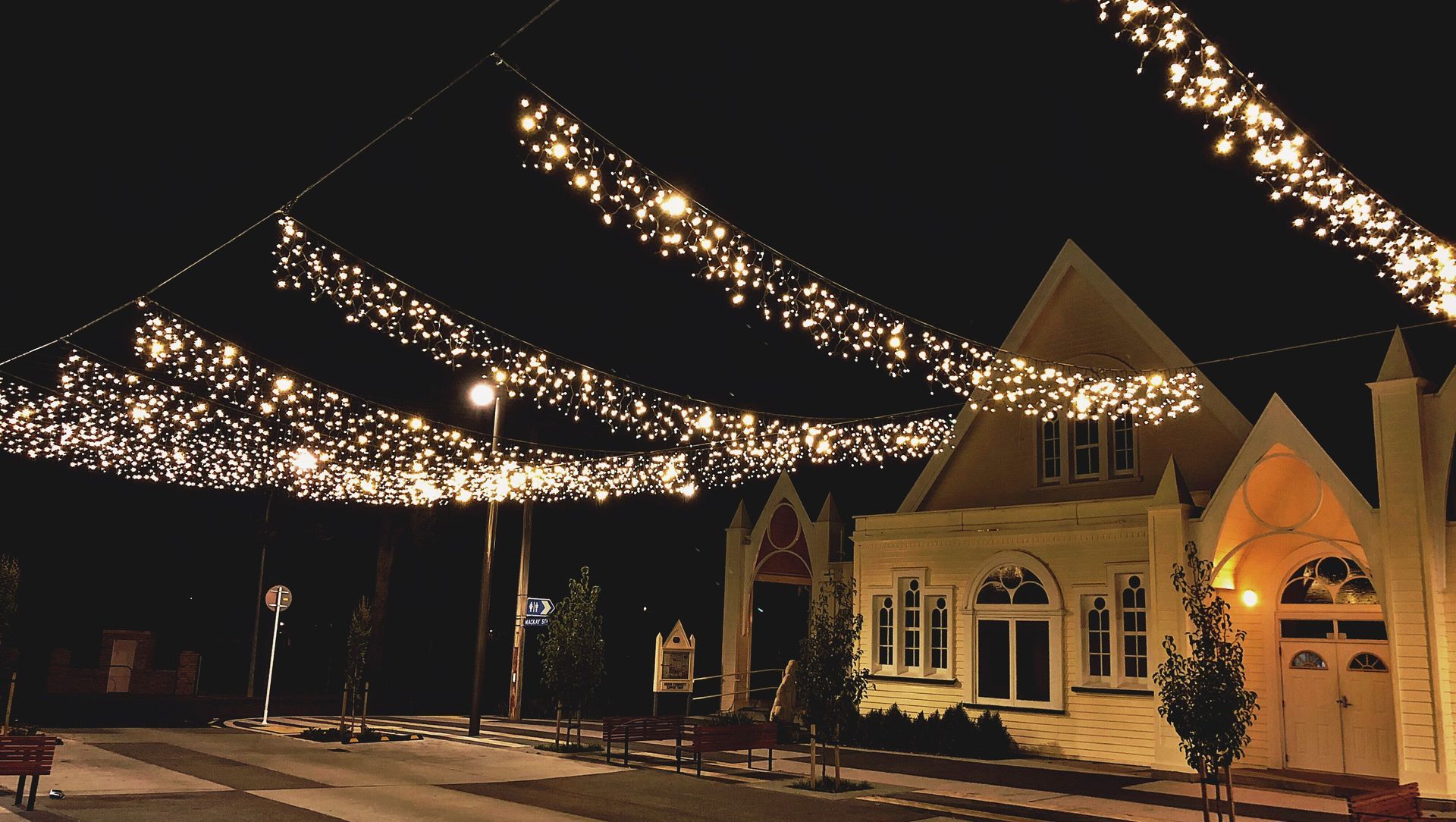 Paeroa streetscape wire catenary lighting banner