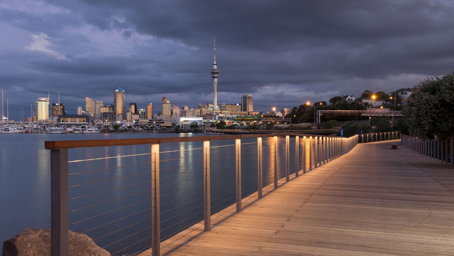 Westhaven Promenade wire balustrade infill banner