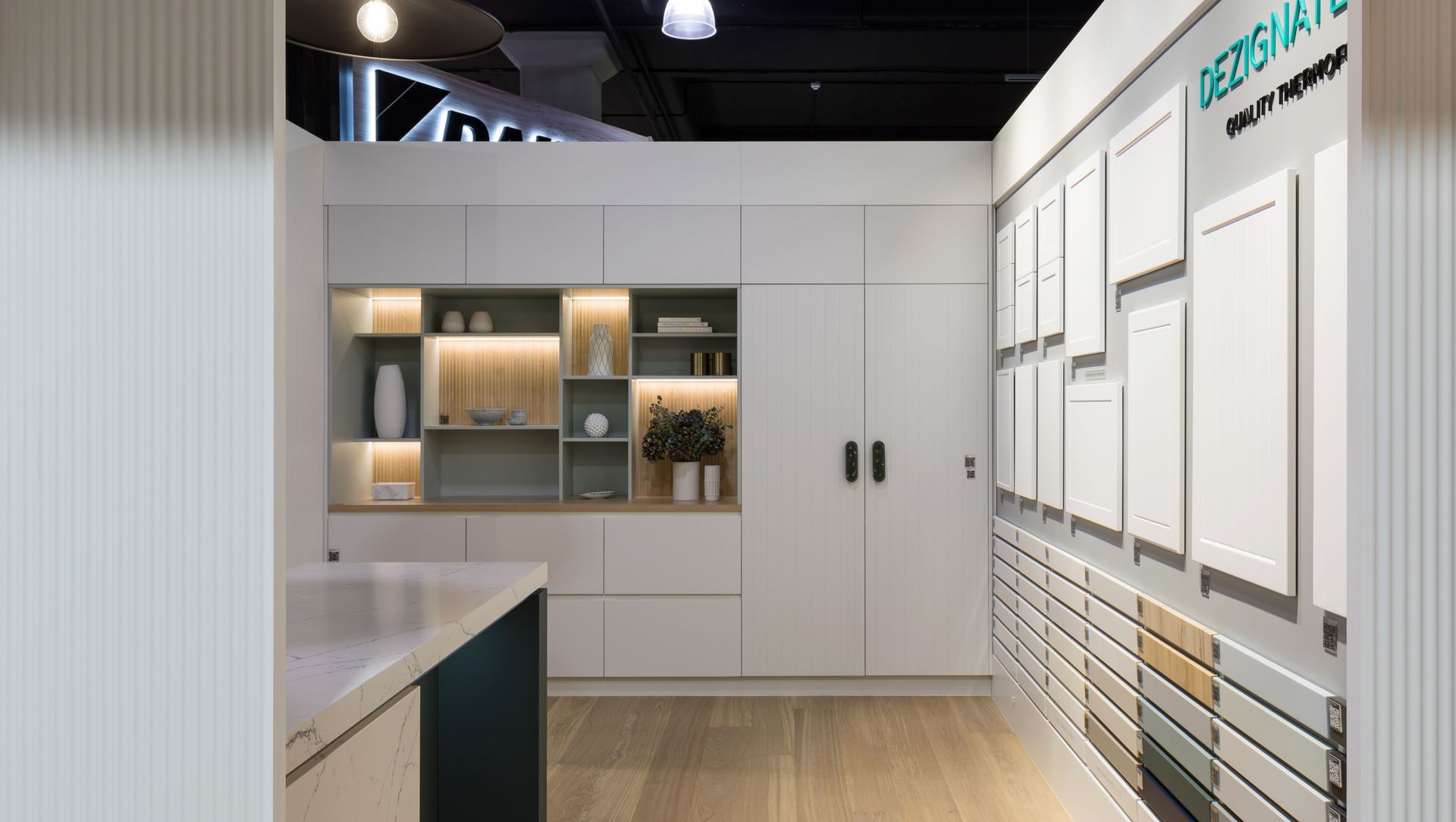 Dezignatek Showroom banner