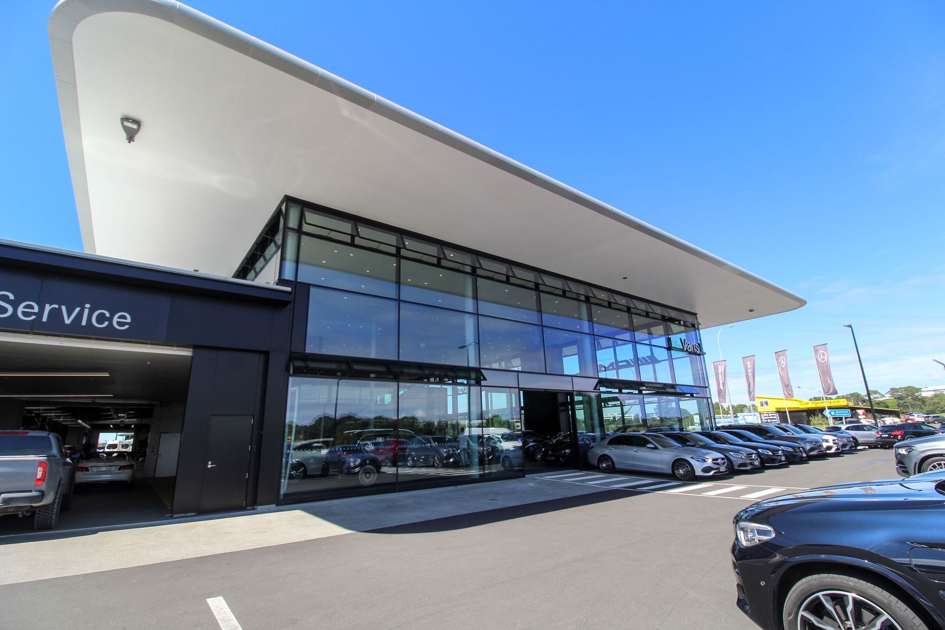 Mercedes Benz Takapuna, Auckland
