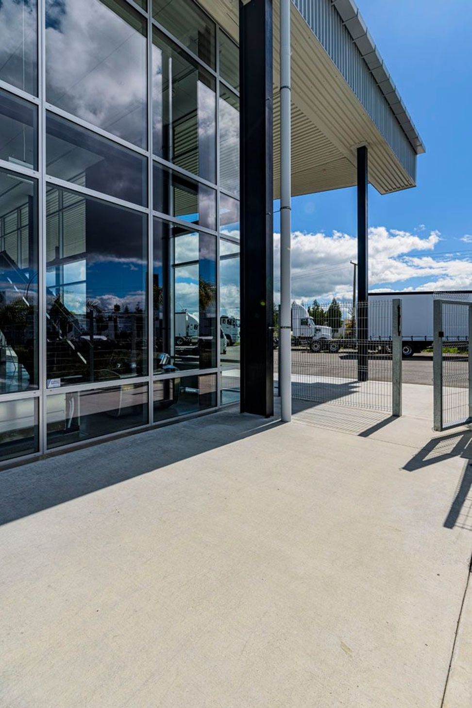 Truck Workshop &amp; Showroom Te Rapa