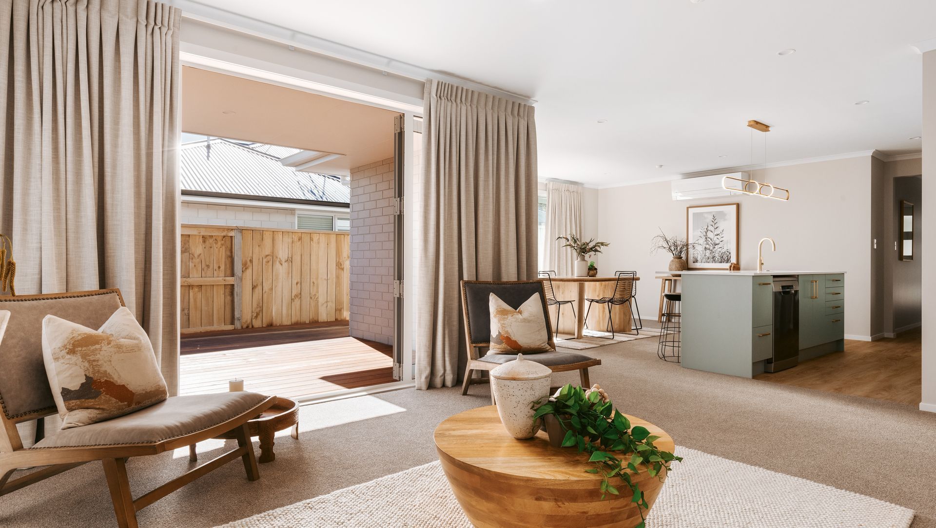 11b Western Avenue banner