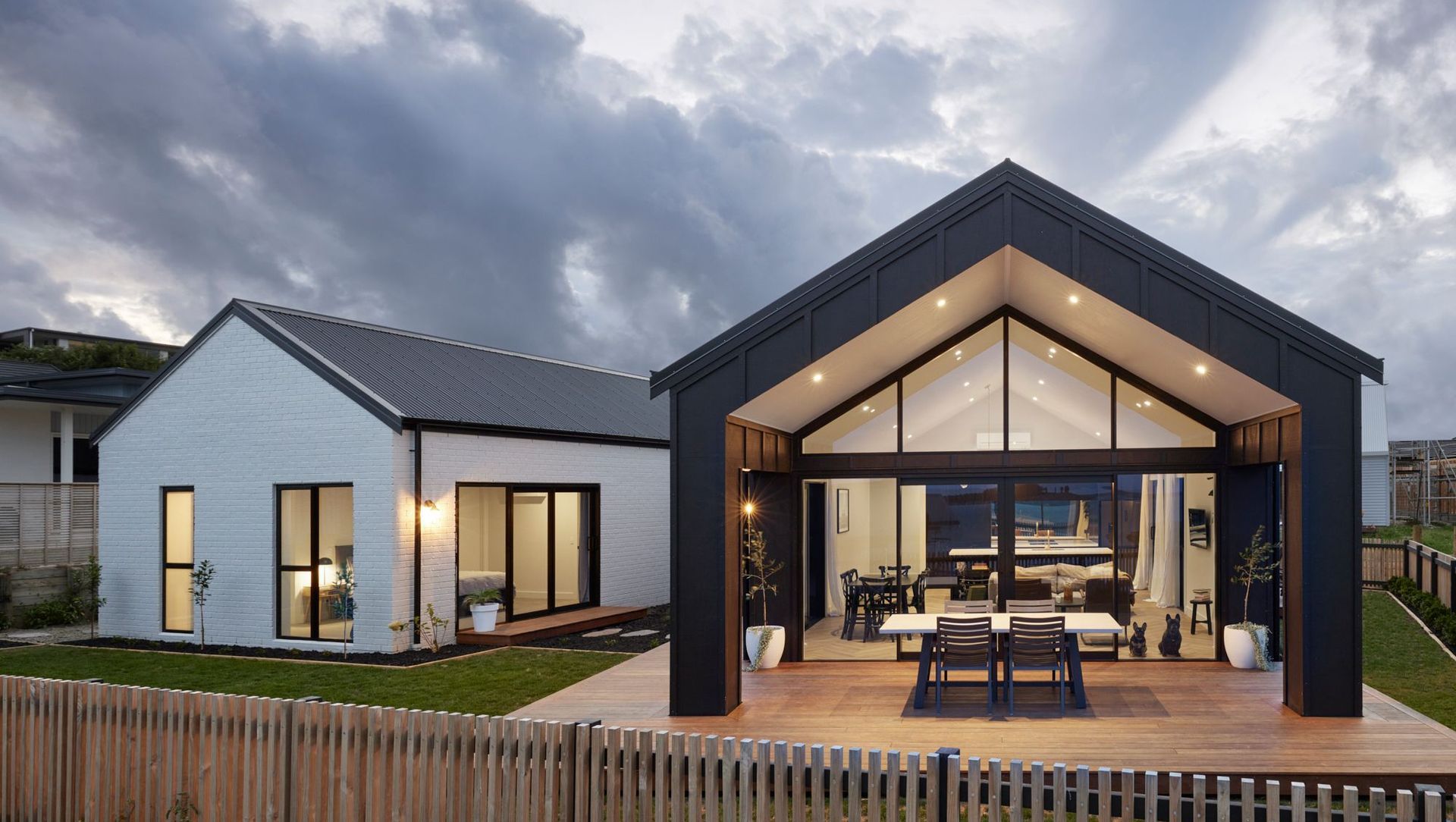 The 15° House banner