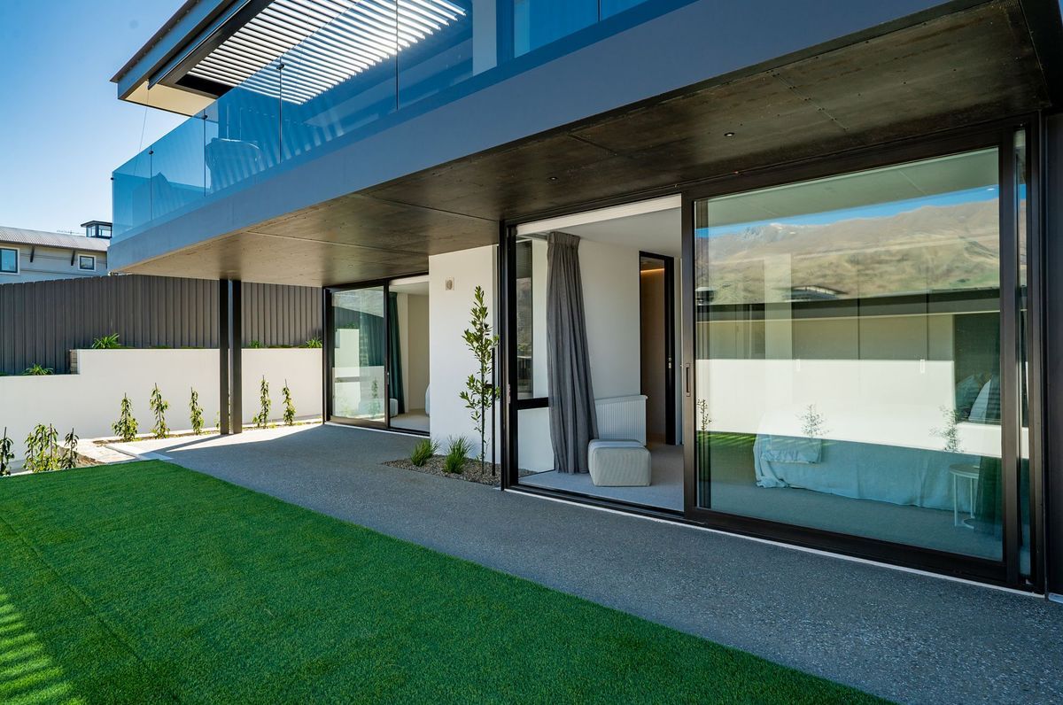 6 Bay Rise