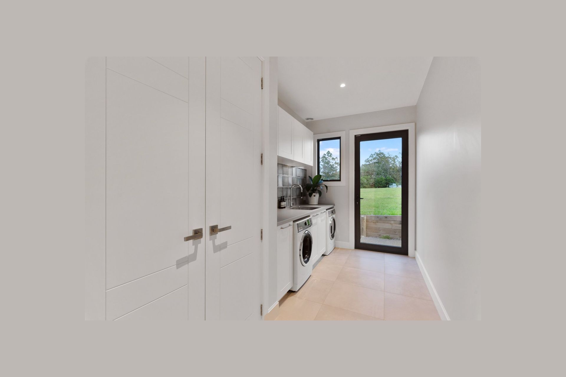 040Open2viewID513513-38Tahapuke.jpg