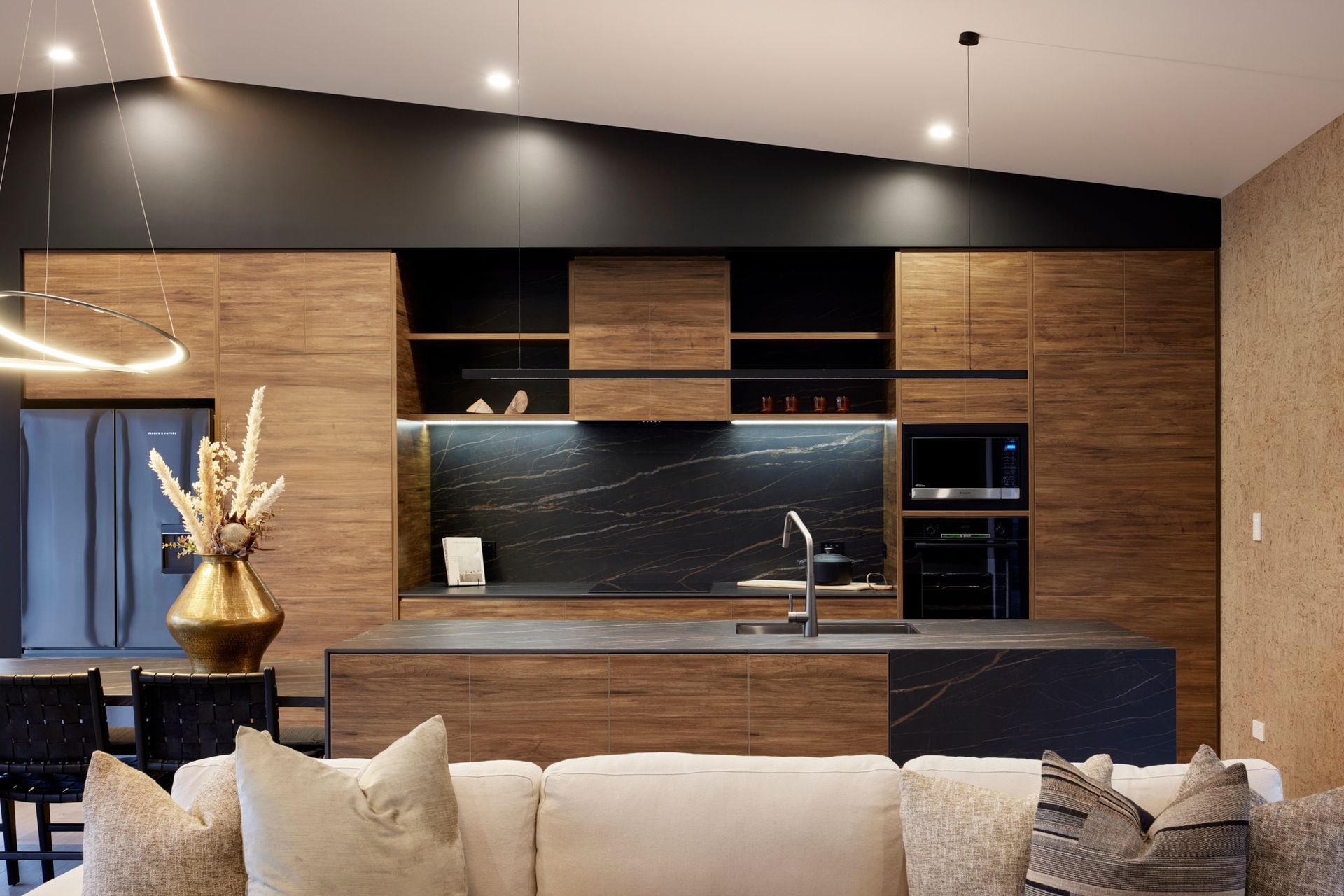 Cambridge Elevate Tilt 150