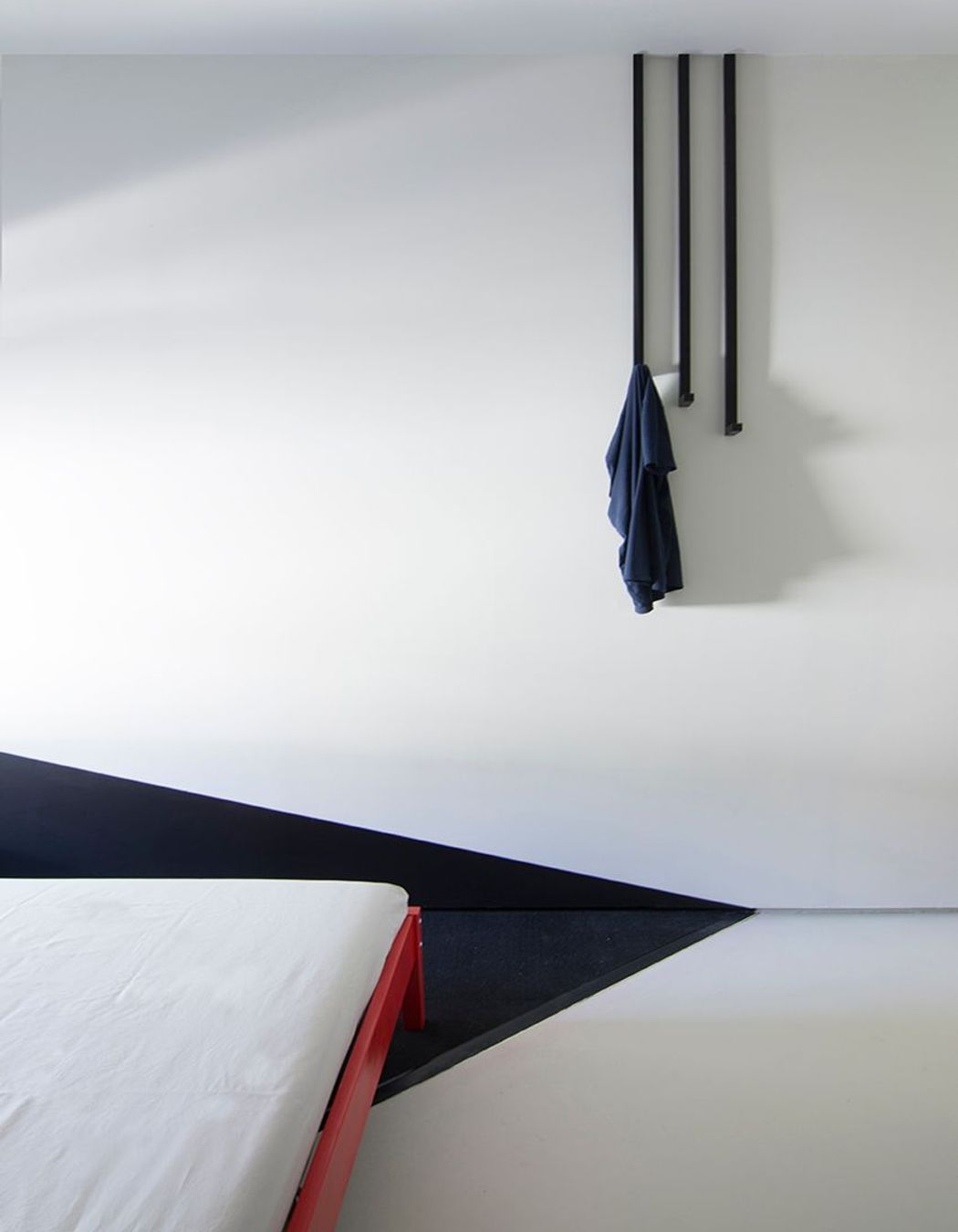 House 33.2 - Monochrome Home