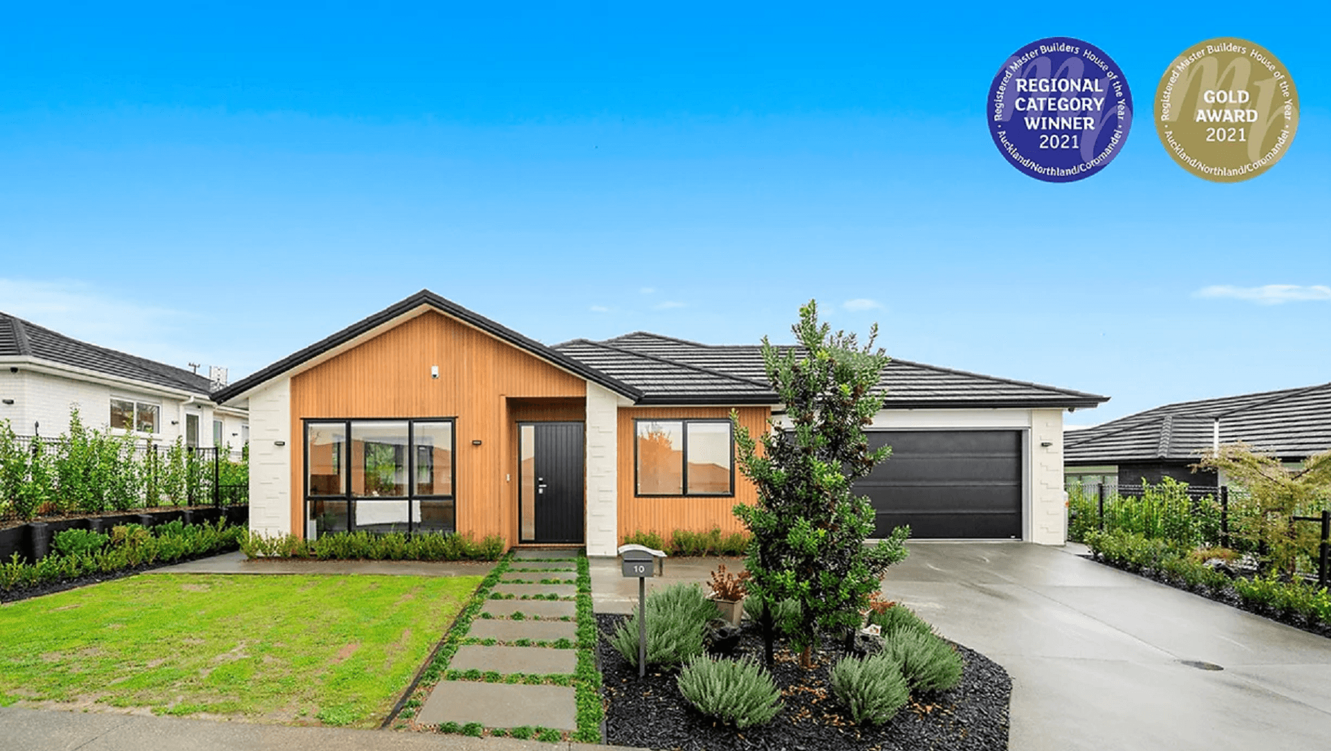 House of The Year 2021 banner