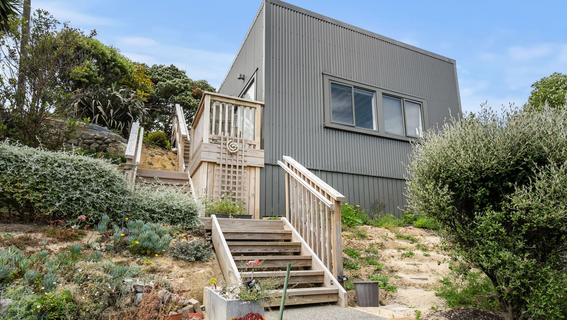 Bankot Street banner