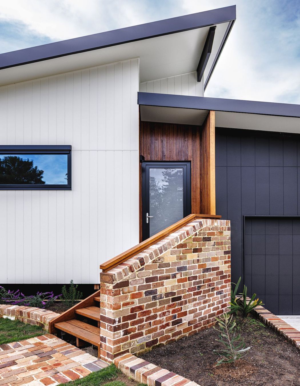 10-envirotecture-berowra-heights-nsw-front-door.jpg