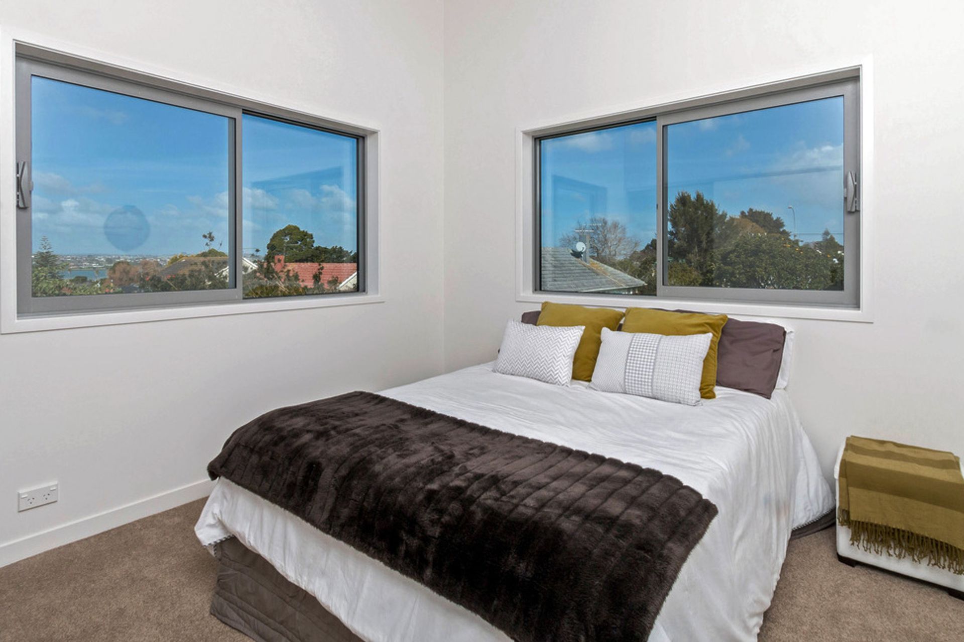 Waddell Ave - Point England