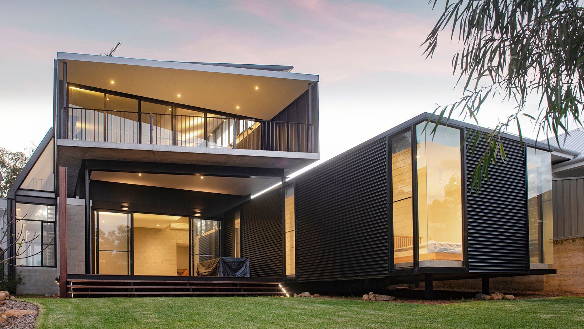 1521 Forest Beach House banner