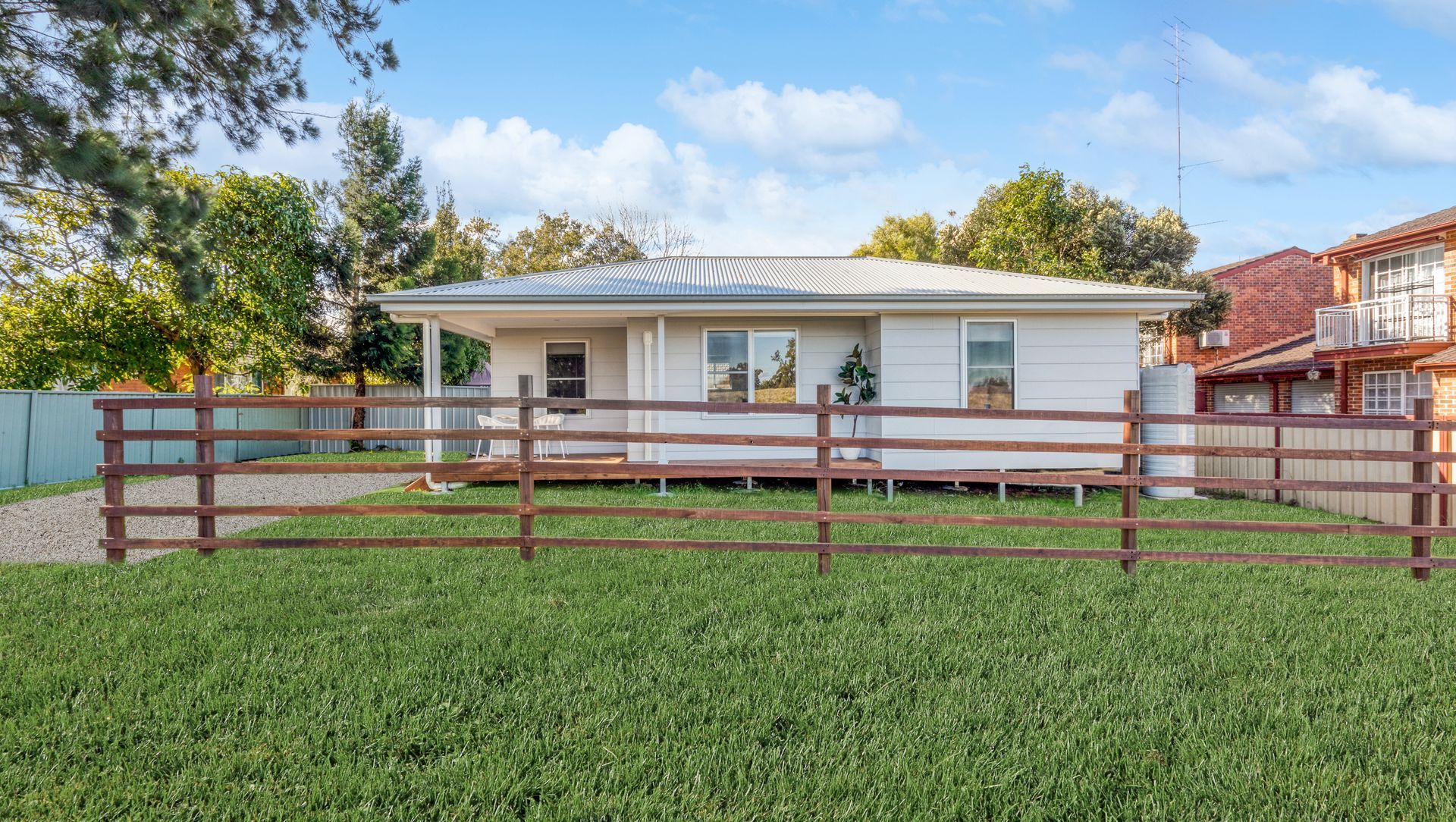 Brisbane St Lorn banner
