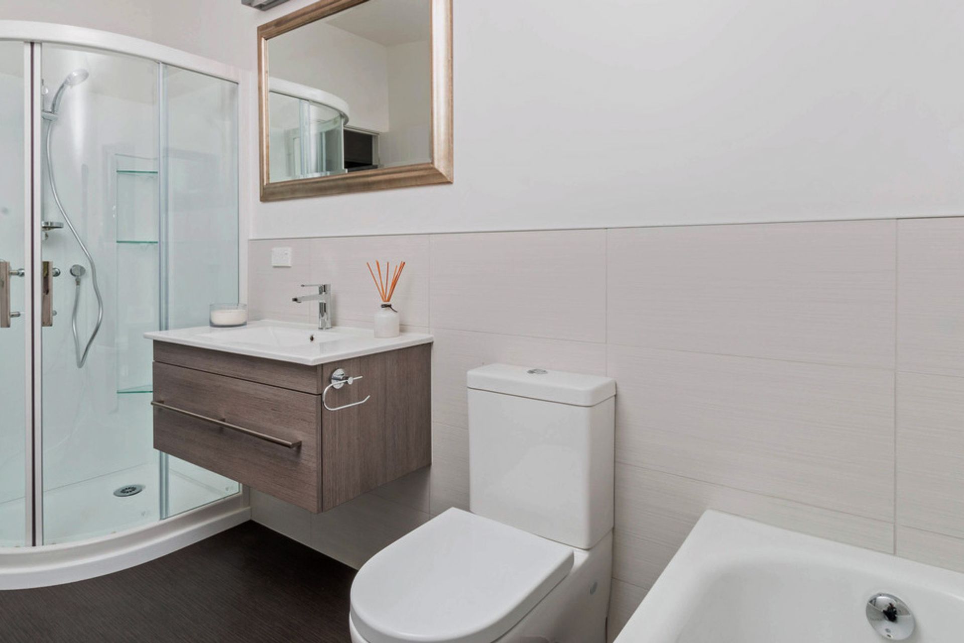 Waddell Ave - Point England