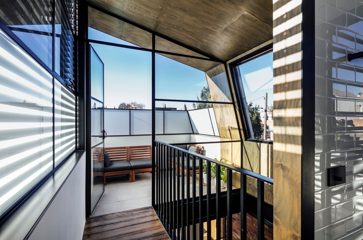 Reverse Tree Change House