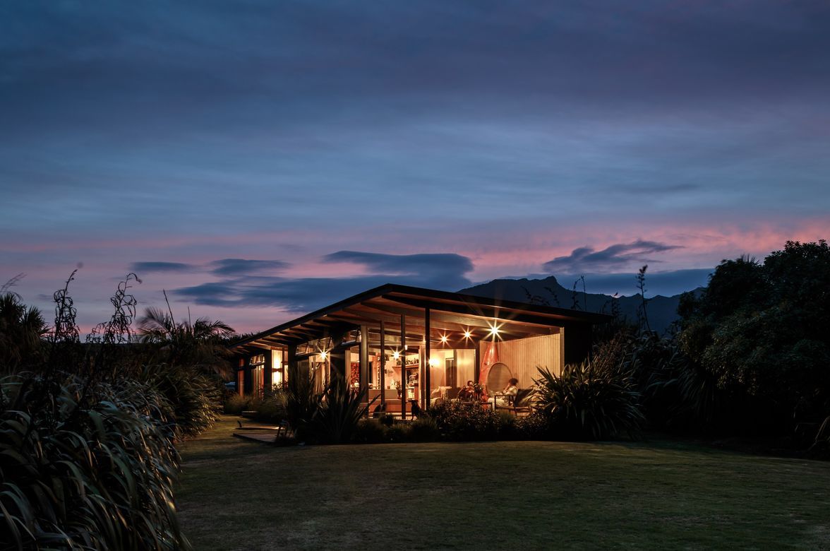 Raglan - Te Wharewakaroa