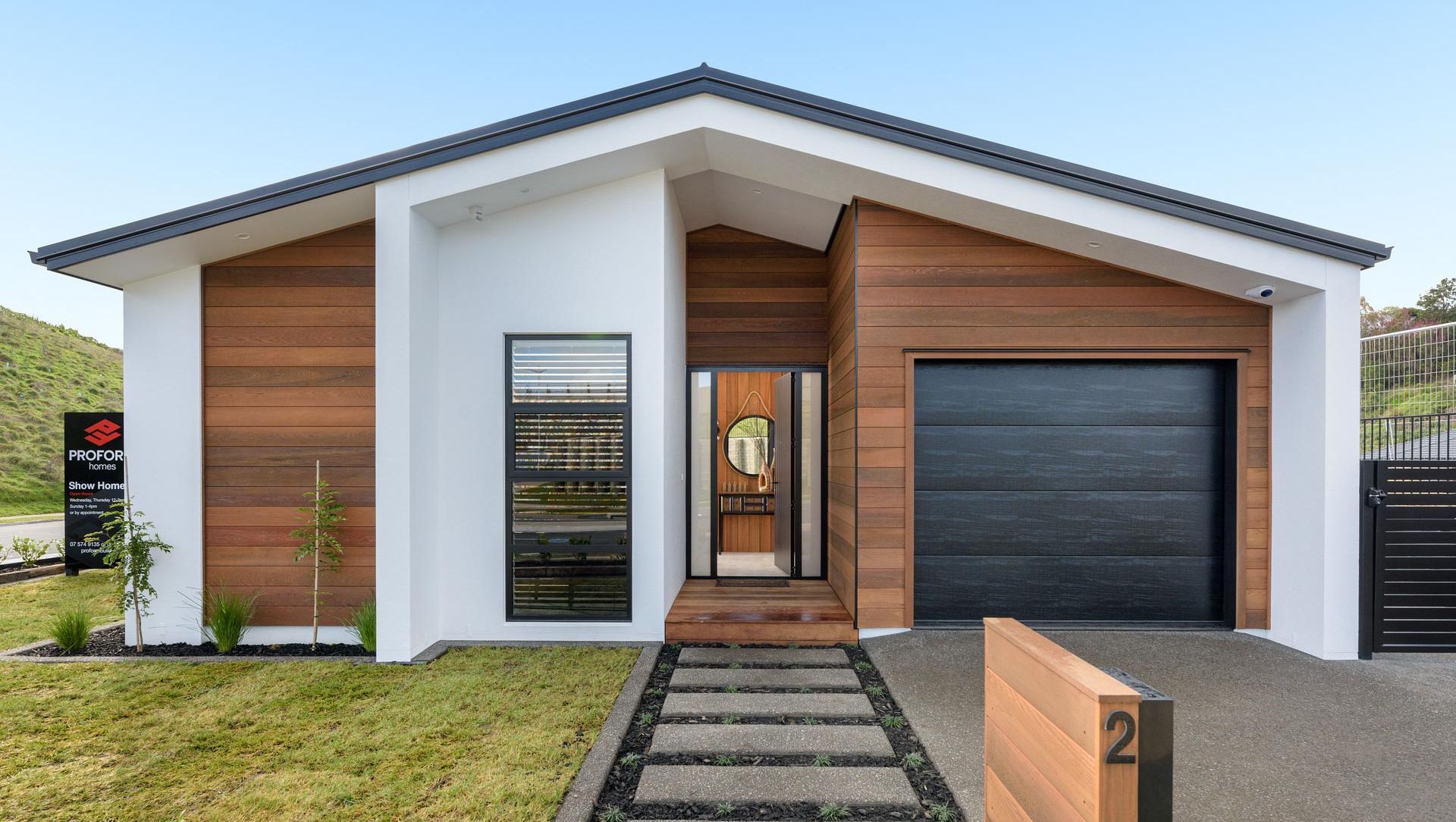 Pakanga Grove banner