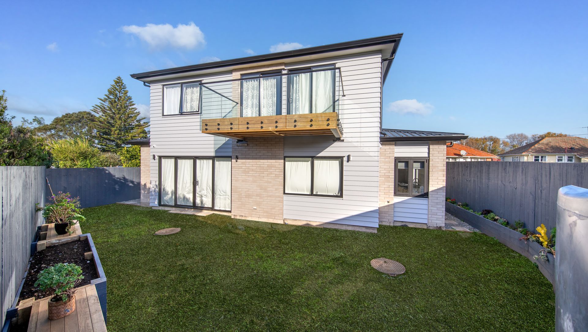 A Newly Completed 2-storey Modern Dwelling House banner