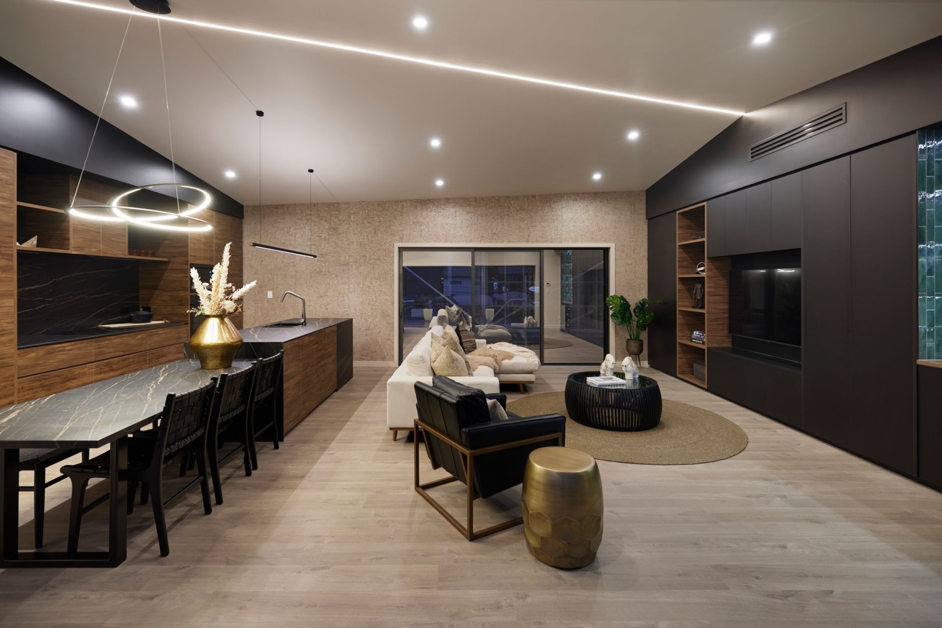 Cambridge Elevate Tilt 150