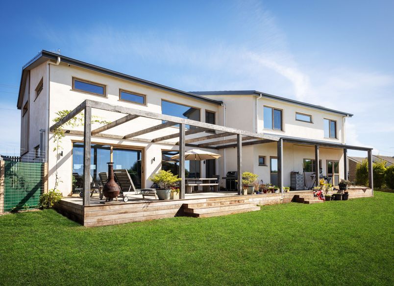 Capturing views in energy-efficient comfort