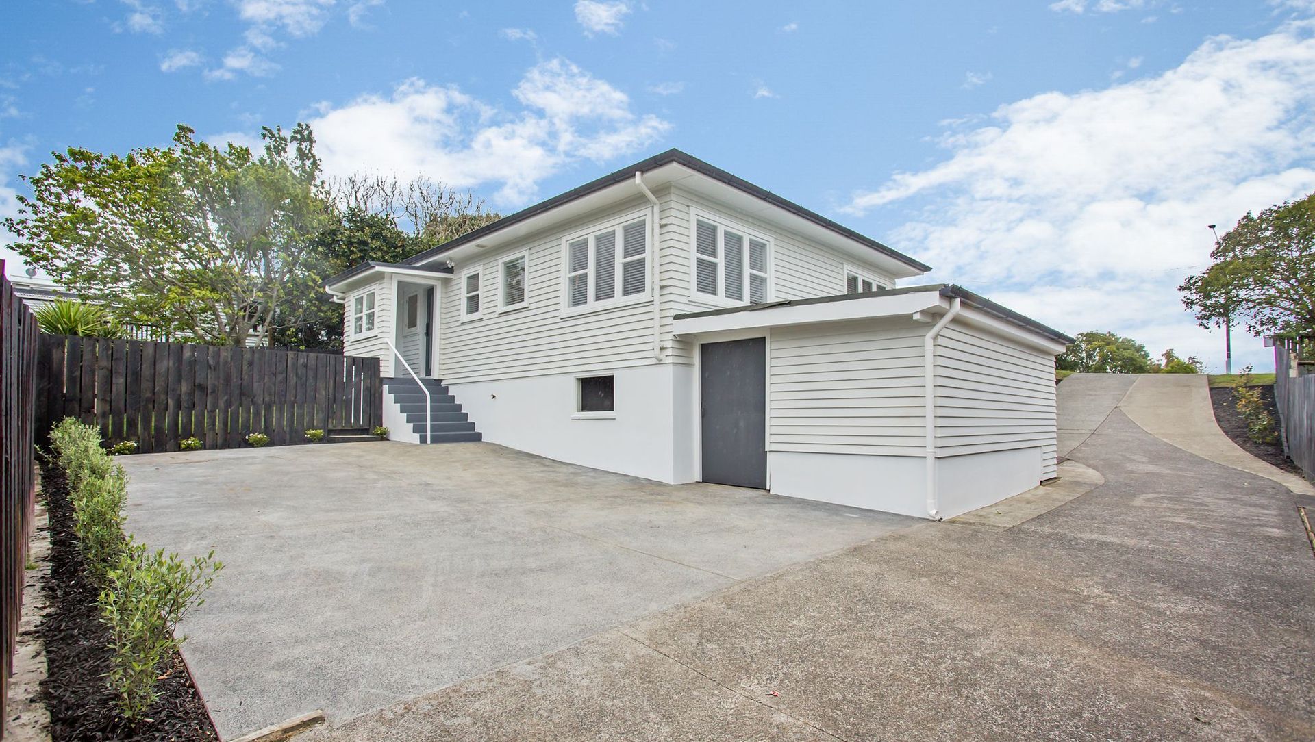 Birkdale Road, Birkdale banner