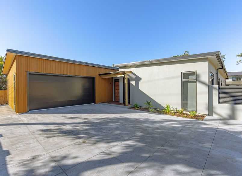 SAINT JOHNS HILL, NEWBUILD