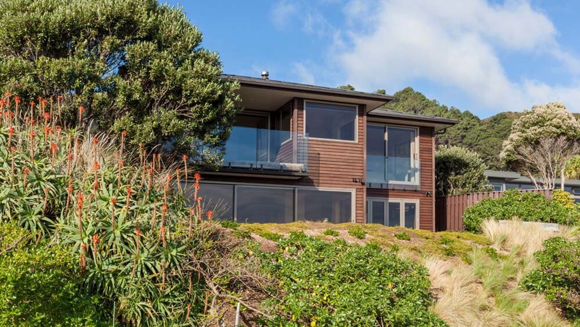 Eastern Bays House banner