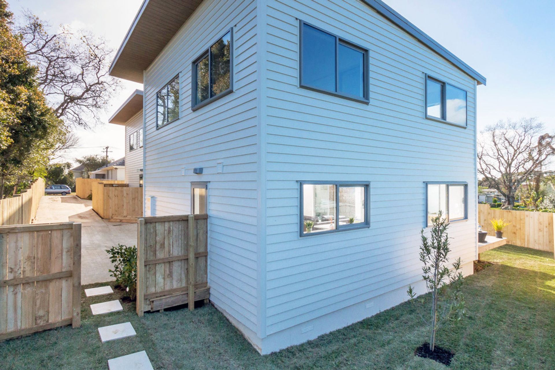 Waddell Ave - Point England