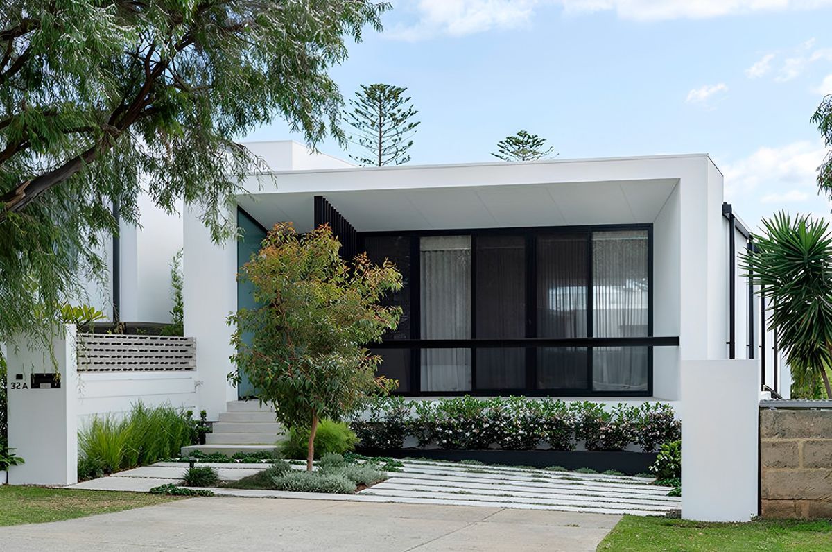 1541 Breezeway House