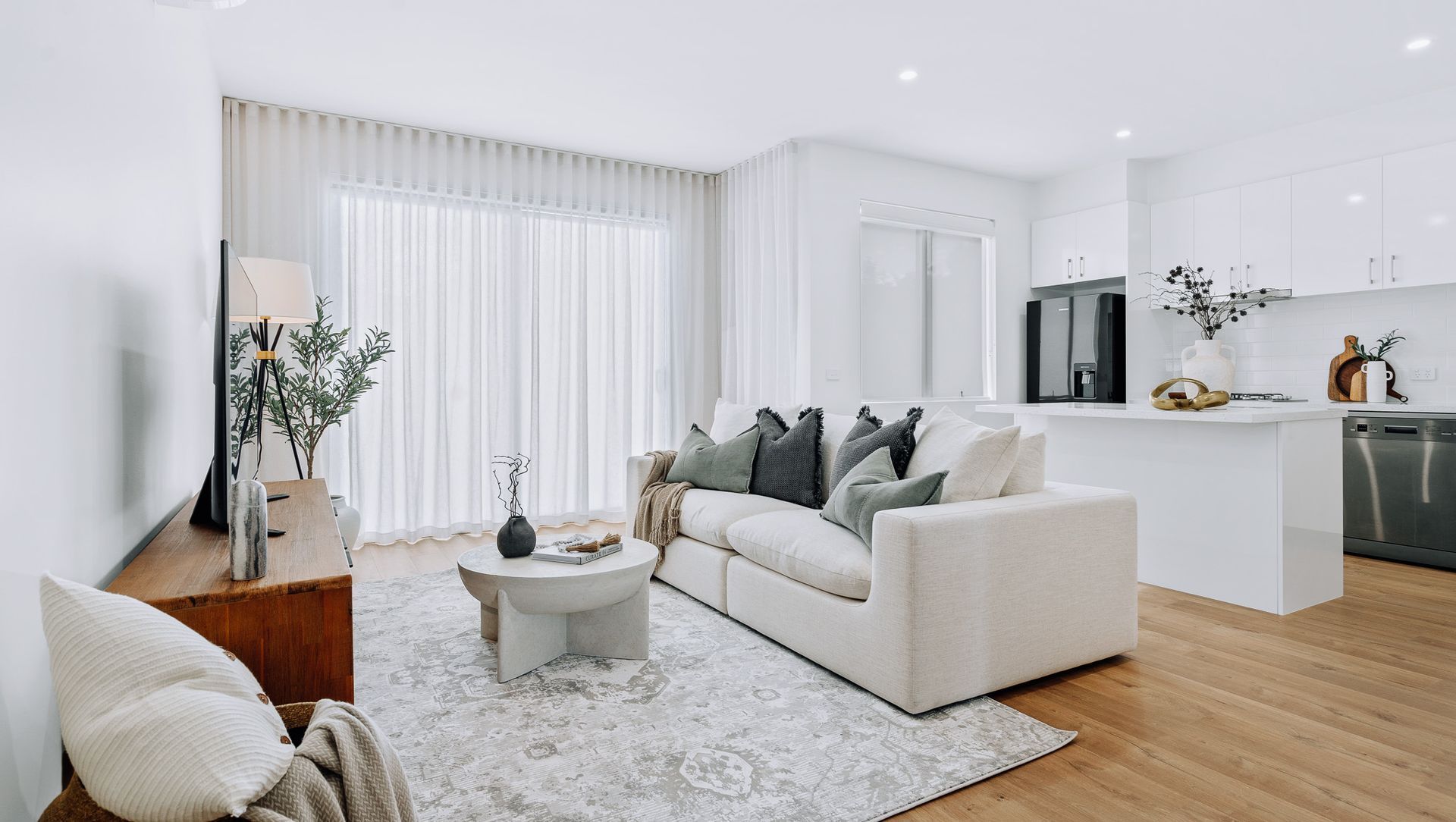 Noble Park, Railway Parade banner