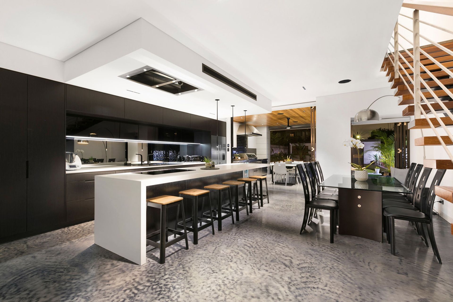 ##Seamless Indoor, Outdoor Living