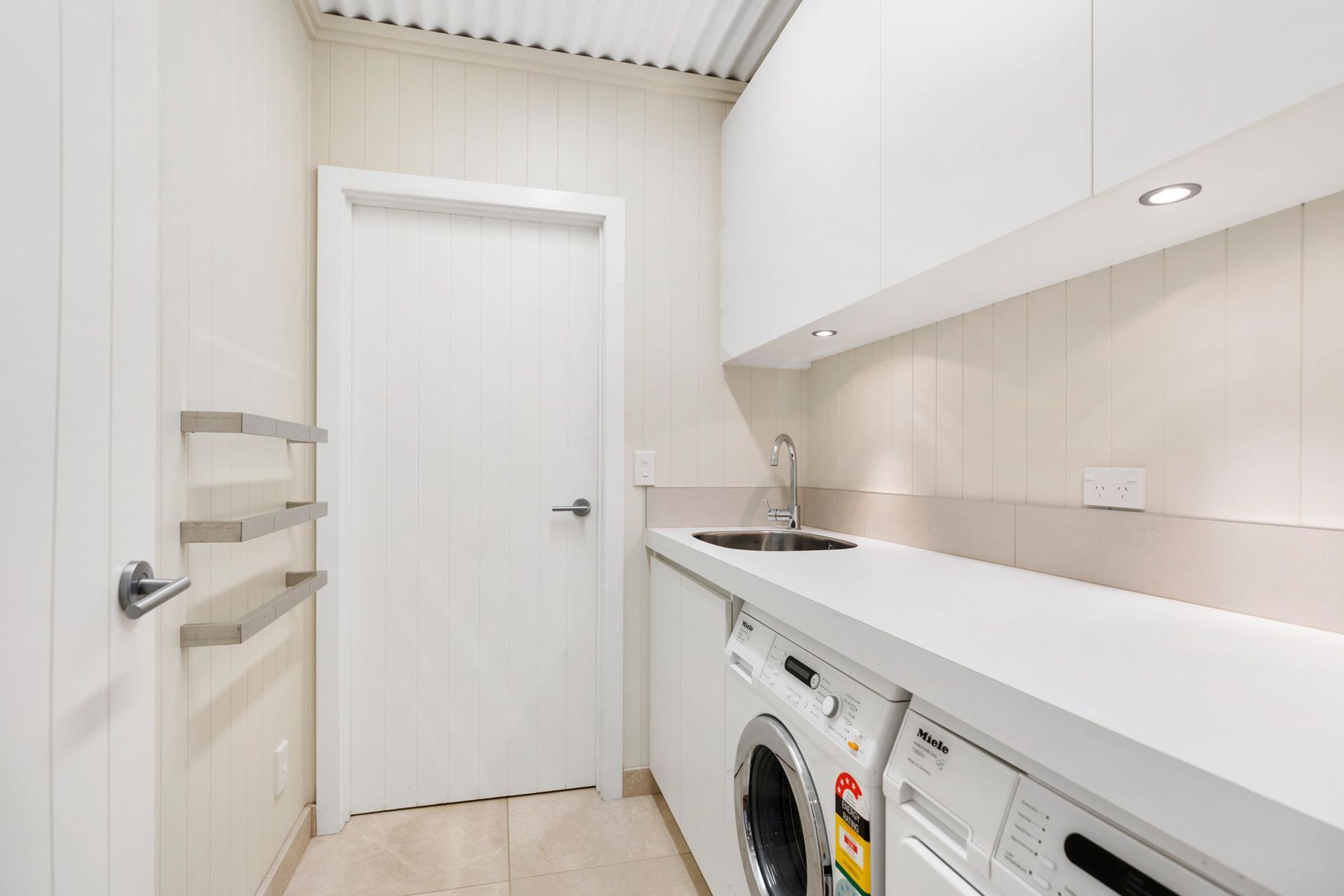 Hall Avenue, Pataua North