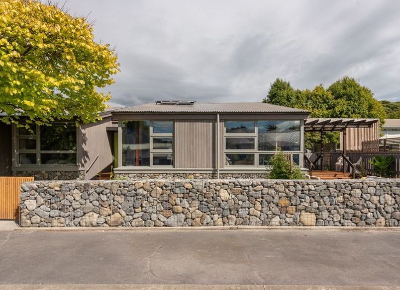 Waikanae active solar home