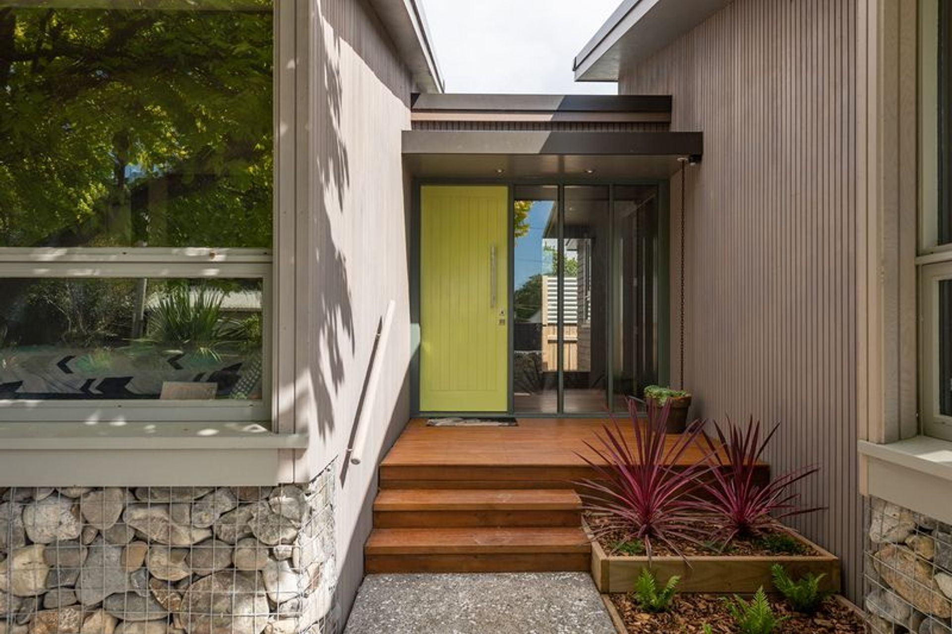 Waikanae active solar home