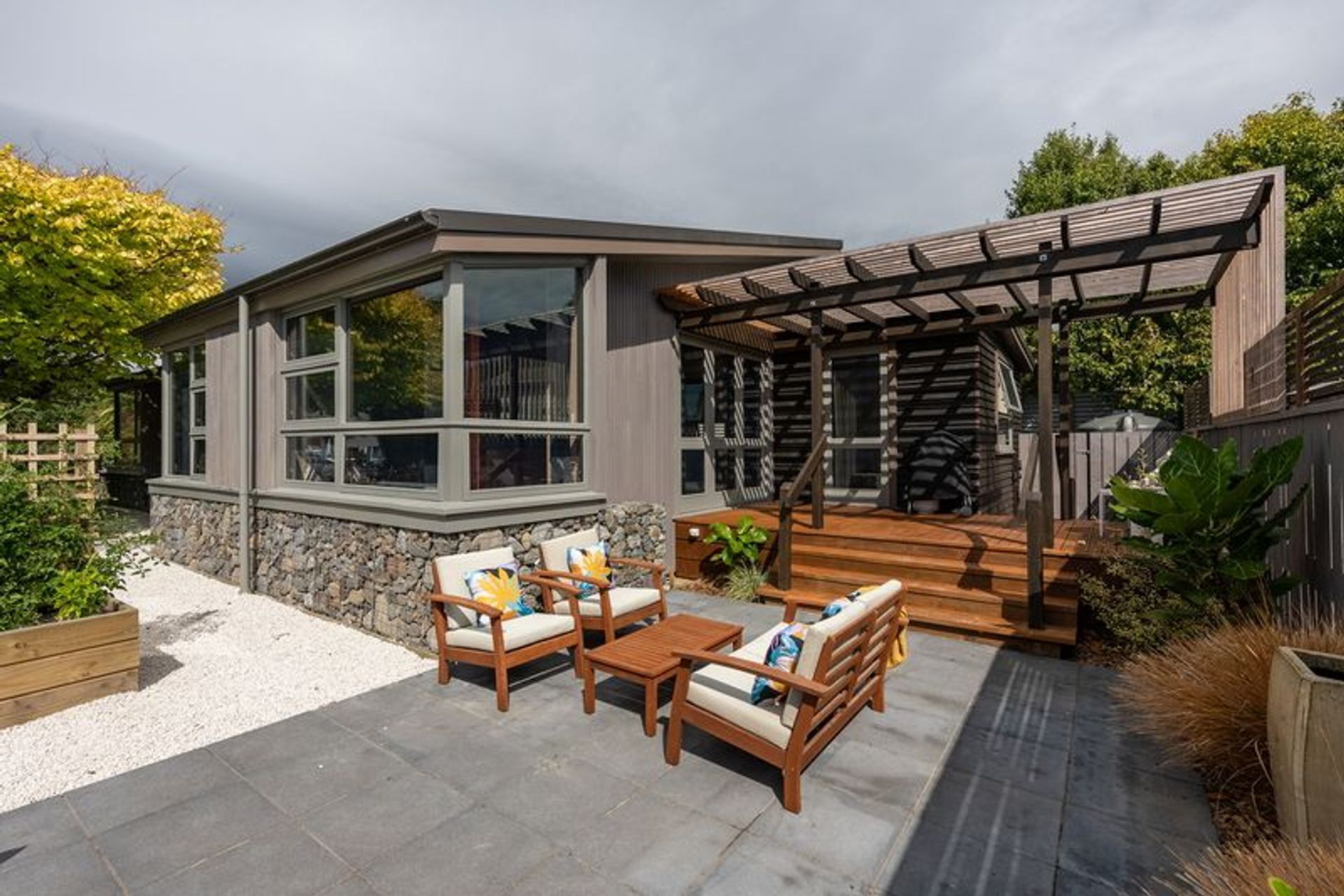 Waikanae active solar home