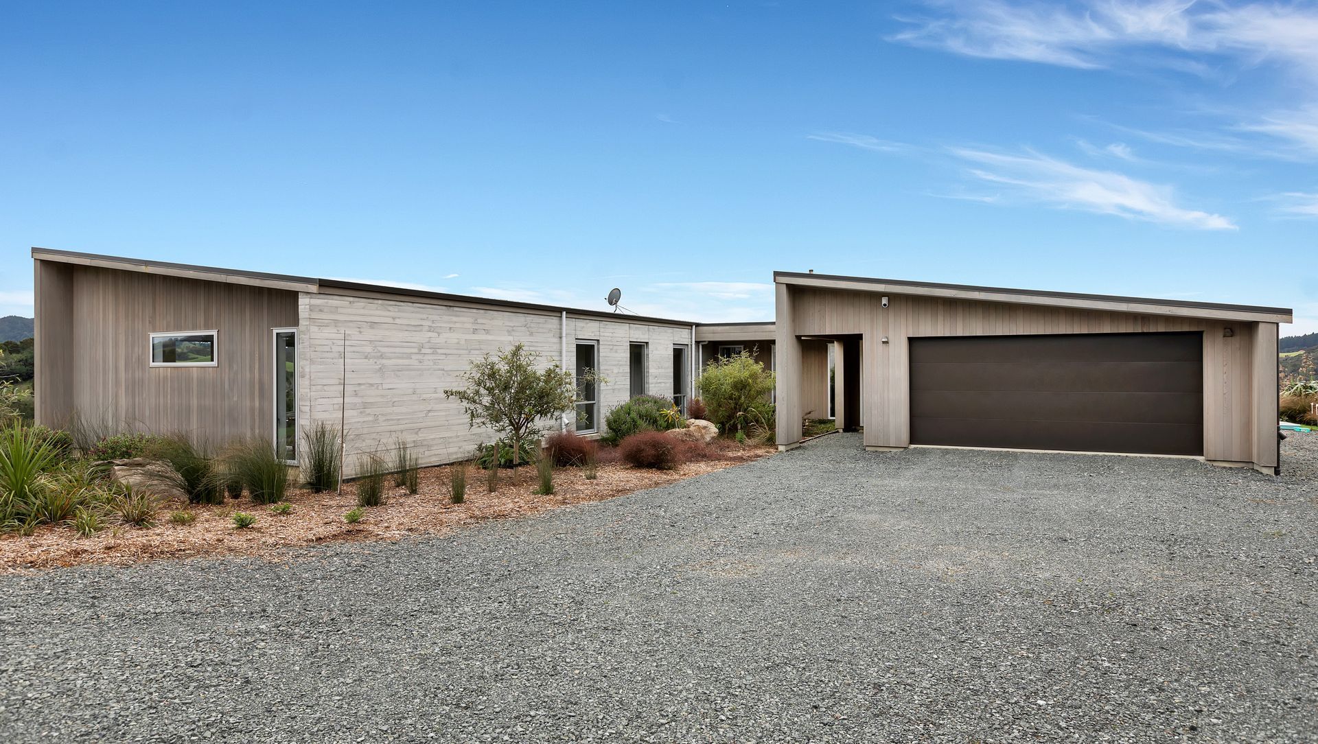 The Pataua River House banner