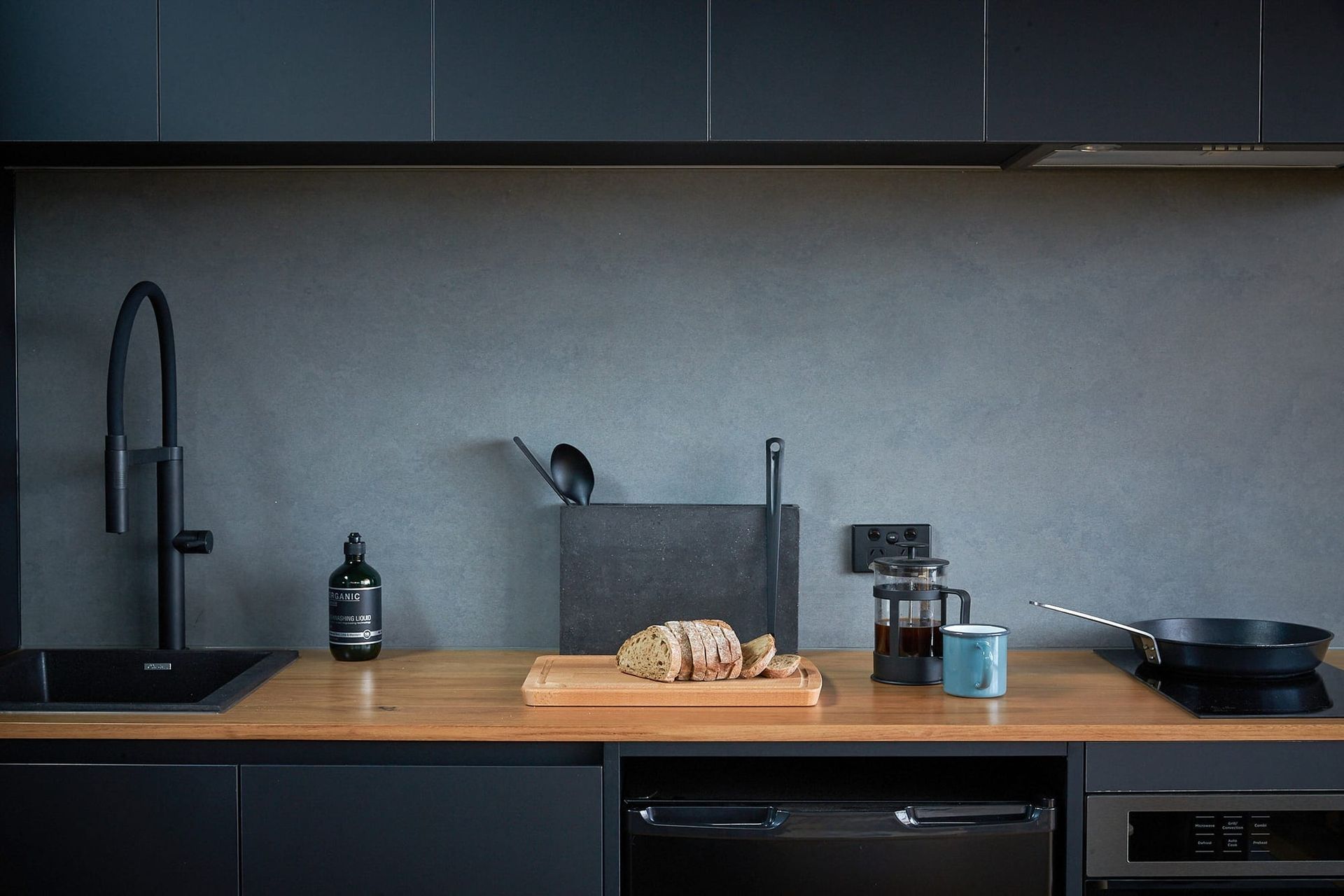 Breathe × Spacecube