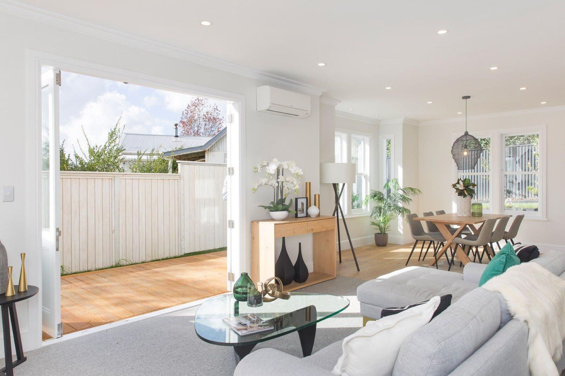 Modern Villa - Western Springs