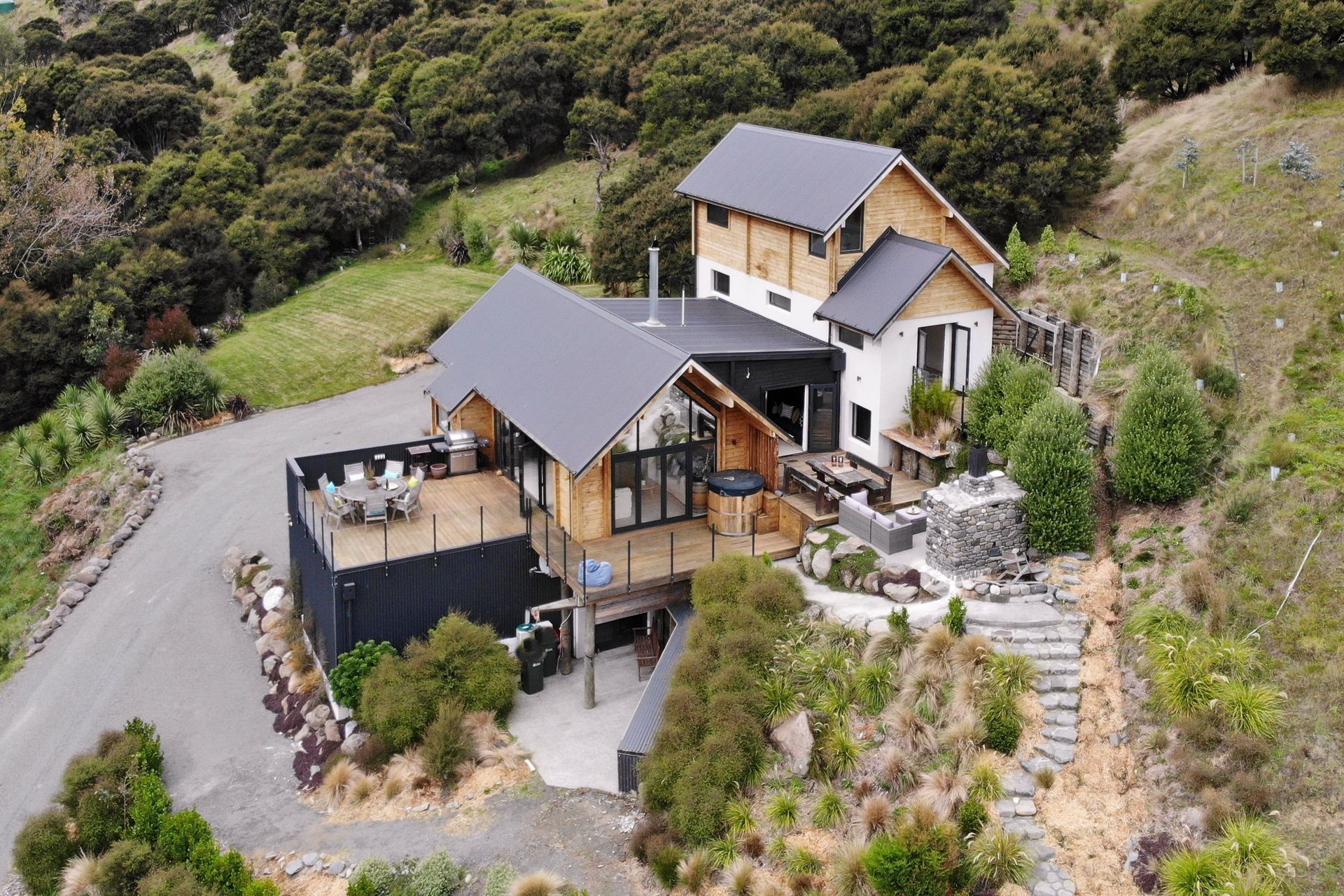 Tai Tapu, Split Level Hill Build