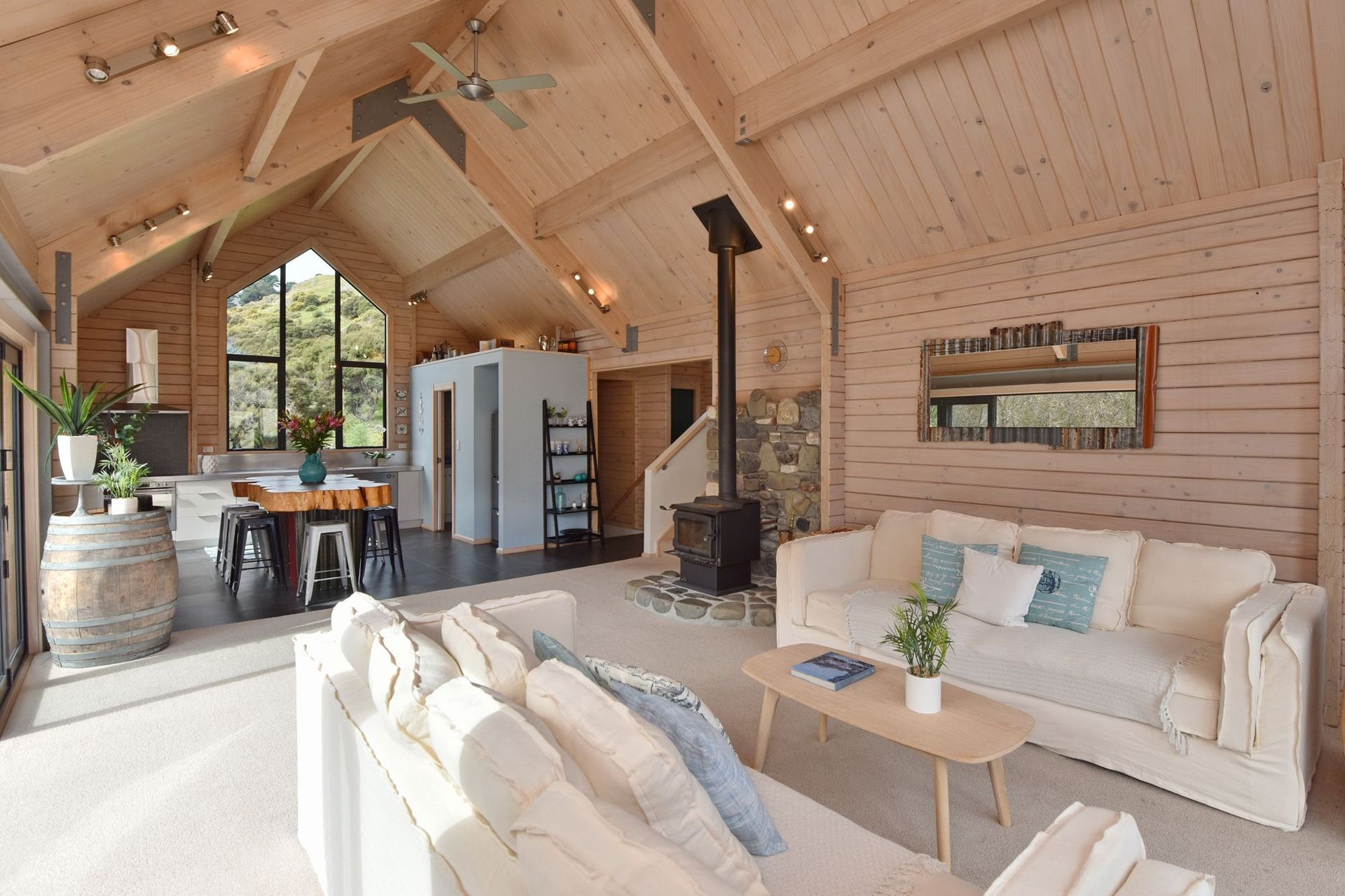 Tai Tapu, Split Level Hill Build