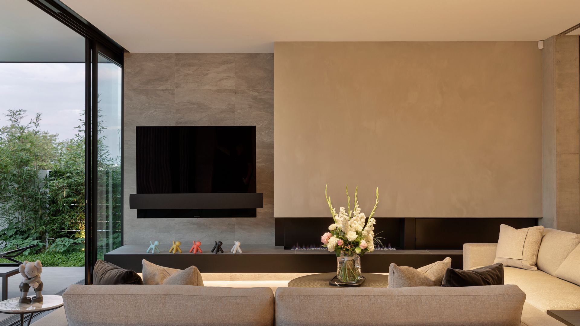 Lin House by Daniel Marshall Architects video