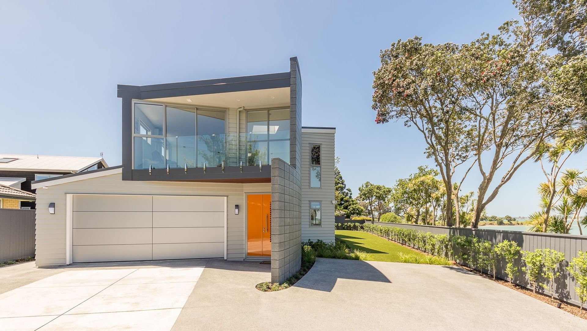 Riverside Avenue, Point England banner