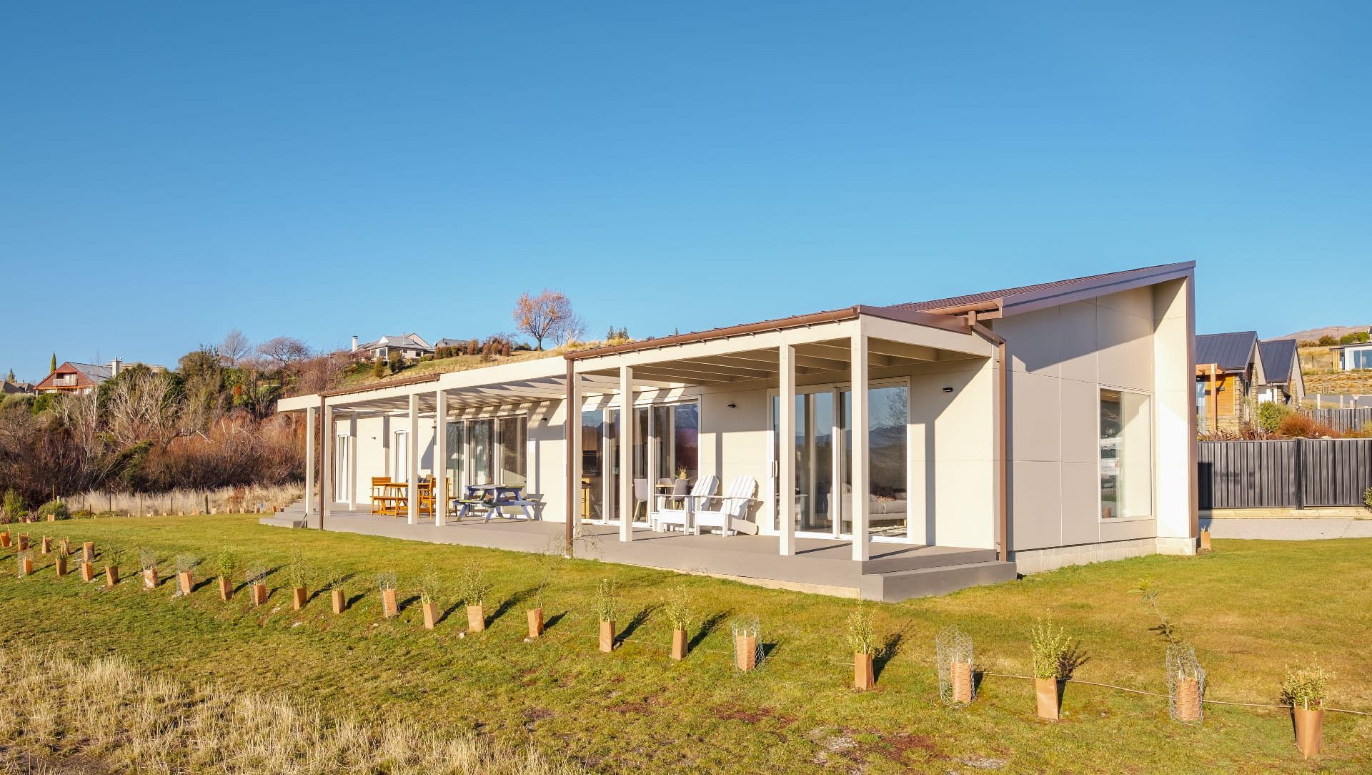 Sapphire Spring Rise banner