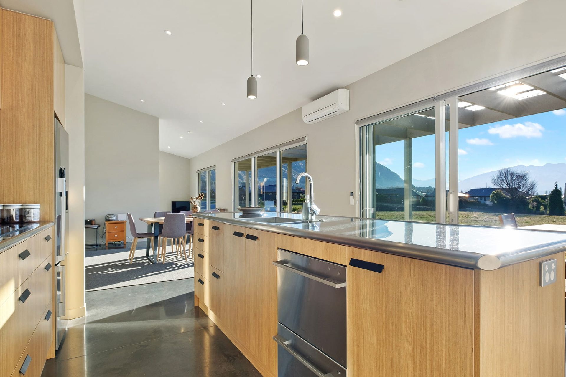 Sapphire Spring Rise