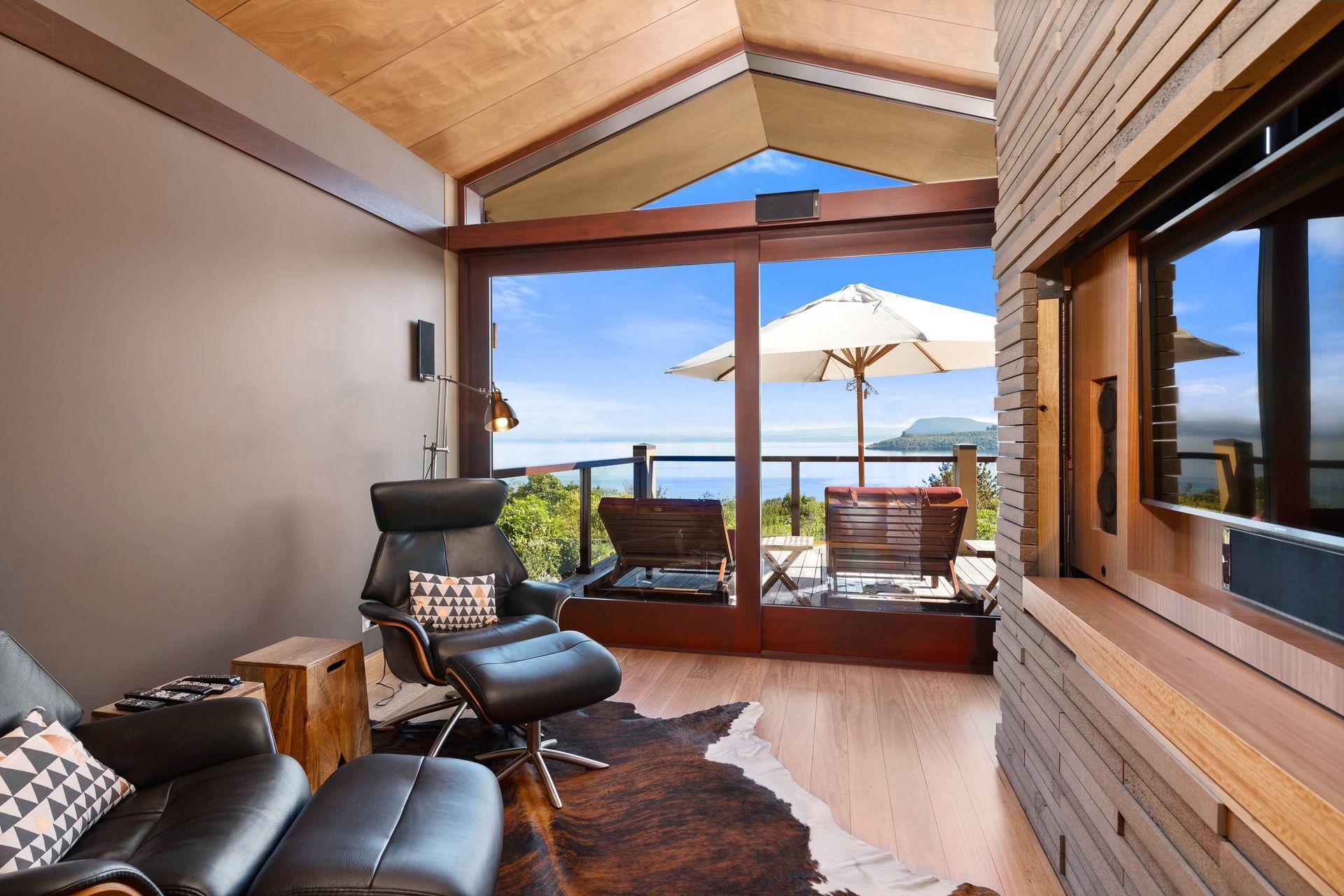 Design Pinnacle, Whakamoenga Point