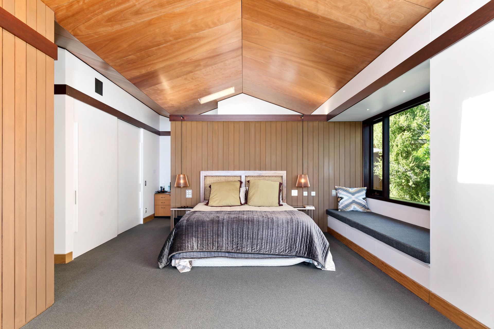 Design Pinnacle, Whakamoenga Point